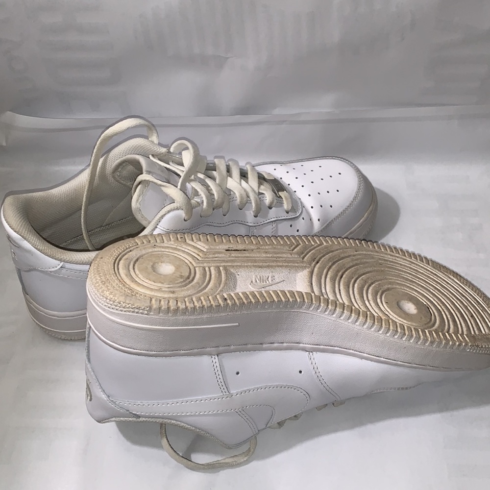 Sneakers - Picture 3 of 5
